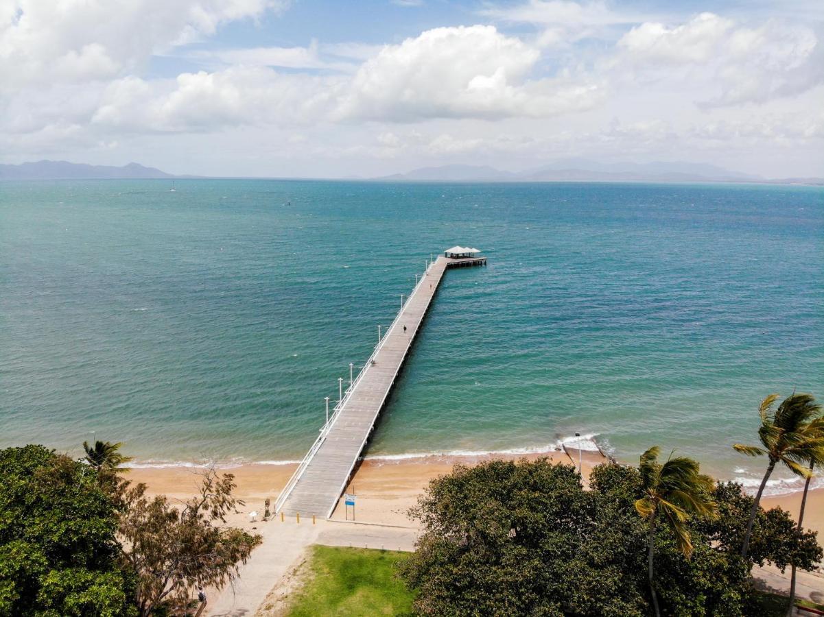 Tropical Palms Resort & 4Wd Hire Picnic Bay Exterior photo